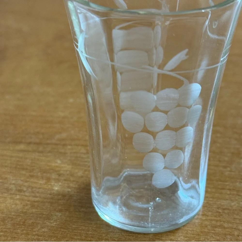 Vintage 2.25‎ ounce etched grapes clear shot glass